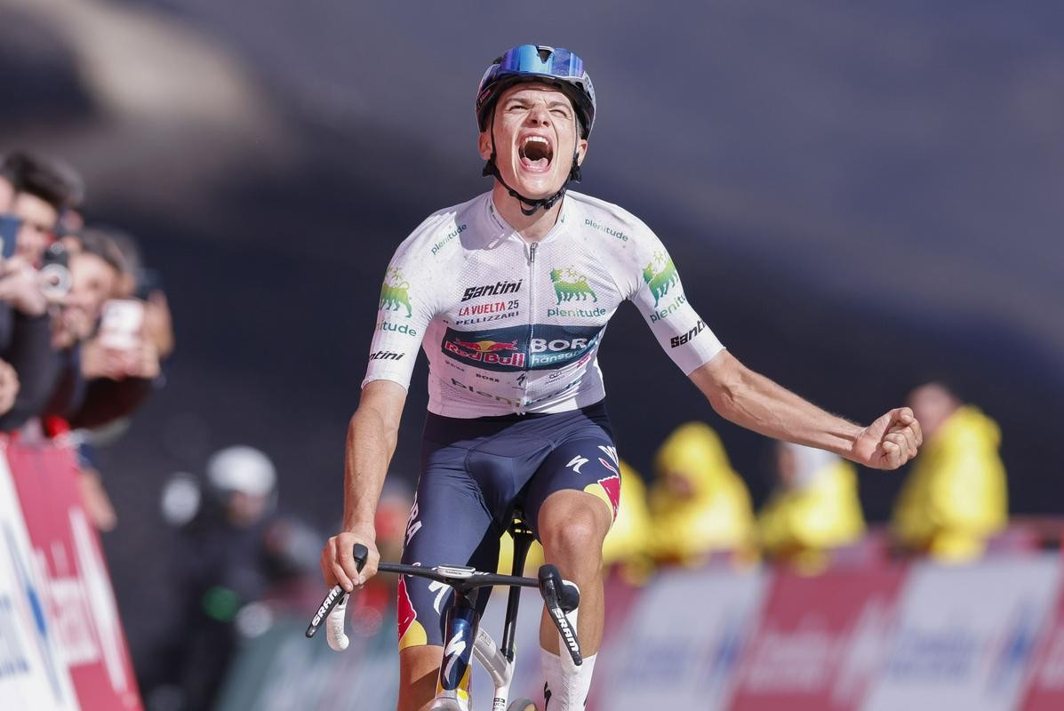 girodociclismo.com.br agora temos 2 dos 4 melhores ciclistas do mundo giulio pellizzari analisa a temporada e destaca a amizade com primoz roglic image