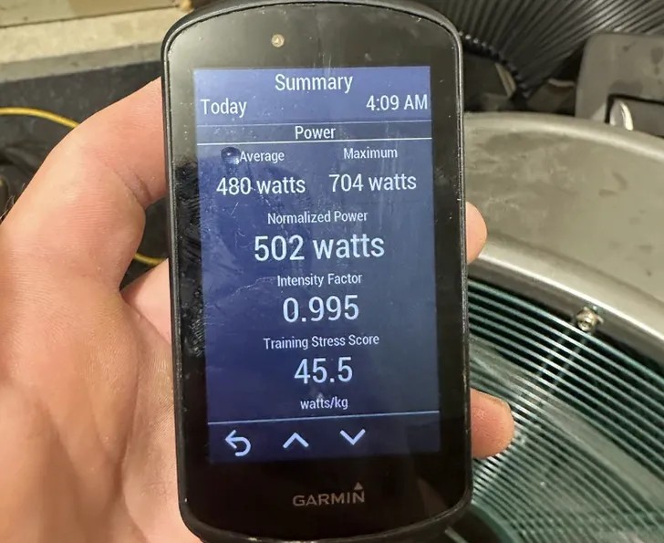 "Consigo manter 500 watts por uma hora" americano cego de um olho desafia limites no Mundial em Abu Dhabi 3 girodociclismo.com.br consigo manter 500 watts por uma hora americano desafia limites no ciclismo e busca medalha no mundial em abu dhabi image 1