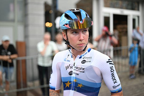 girodociclismo.com.br lorena wiebes e atropelada motorista nao presta socorro e ainda mais frustrante quando vemos quantos ciclistas morrem image
