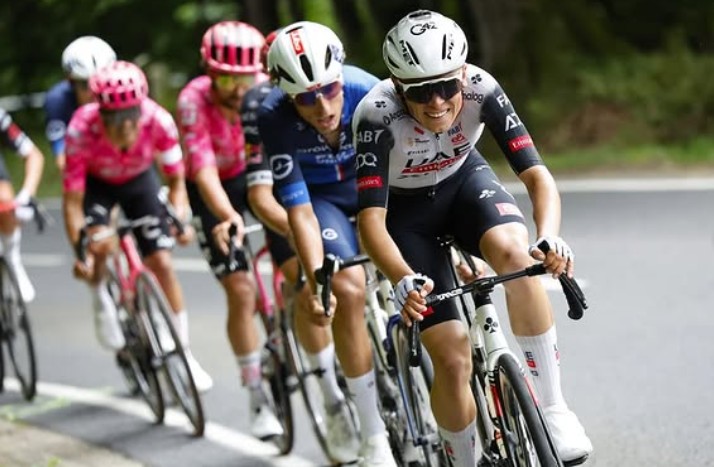 girodociclismo.com.br prodigio da uae emirates recebe conselhos de tadej pogacar ele me disse para manter a calma e curtir o ciclismo image 2