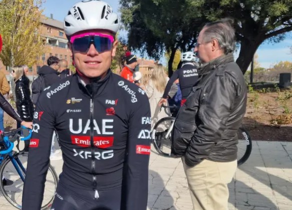 girodociclismo.com.br prodigio da uae emirates recebe conselhos de tadej pogacar ele me disse para manter a calma e curtir o ciclismo image 5