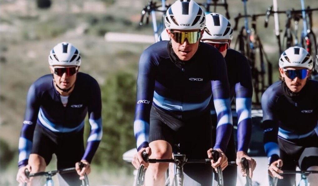 girodociclismo.com.br surgem imagens do novo worldteam nsn cycling equipe treina com uniformes provisorios assista o video image 3