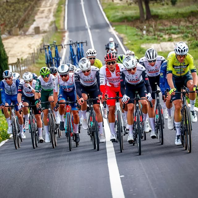 girodociclismo.com.br tadej pogacar me surpreendeu me tratou como um dos caras jovem prodigio da uae emirates analisa a temporada descreve encontro com a estrela image