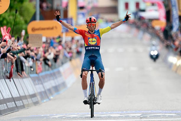girodociclismo.com.br temos espaco para juan ayuso nos faltava um ciclista futuro gregario de ayuso analisa a chegada do novo capitao image 1