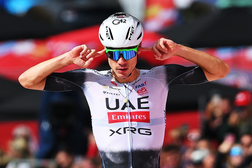 girodociclismo.com.br temos espaco para juan ayuso nos faltava um ciclista futuro gregario de ayuso analisa a chegada do novo capitao image 3