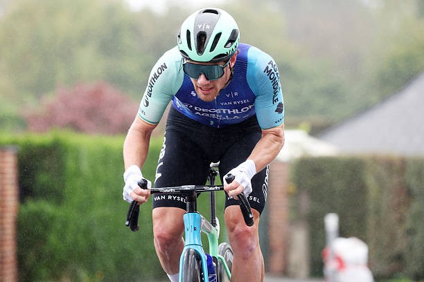 girodociclismo.com.br tom pidcock pode dividir lideranca da equipe no tour de france com campeao da classificacao por pontos tudo e possivel afirma diretor image 2