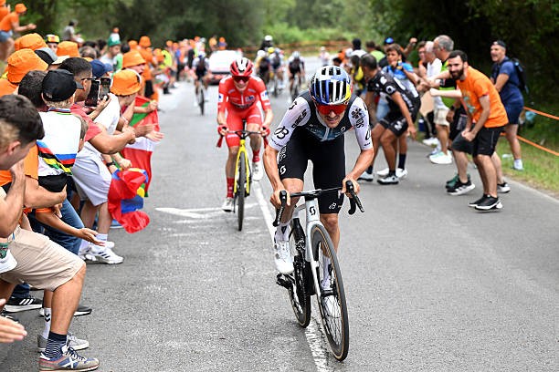girodociclismo.com.br tom pidcock pode dividir lideranca da equipe no tour de france com campeao da classificacao por pontos tudo e possivel afirma diretor image 3