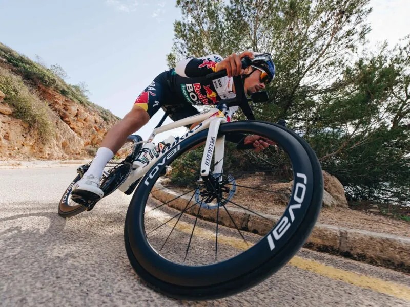 girodociclismo.com.br aliexpress e specialized desarticulam a maior operacao de falsificacao do ciclismo sem padroes de seguranca de forma catastrofica image