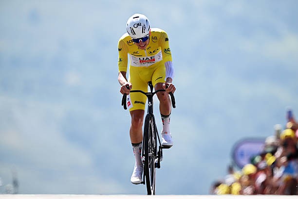 girodociclismo.com.br bicicleta de tadej pogacar e vendida por mais de e160 000 iconico modelo usado no tour de france foi a leilao na sothebys image 2