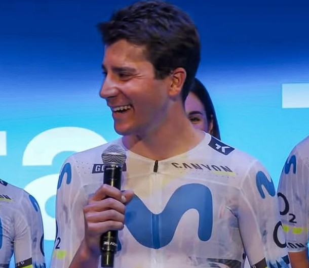girodociclismo.com.br cian uijtdebroeks surpreende durante apresentacao da movistar jovem prodigio belga confirma estreia no tour de france 2026 image