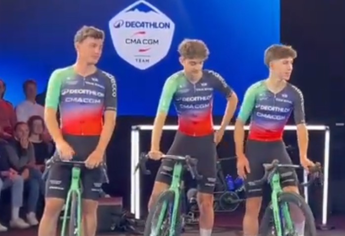 girodociclismo.com.br decathlon apresenta a equipe com novo uniforme e grandes objetivos conquistar a camisa verde no tour de france confira as imagens image 4