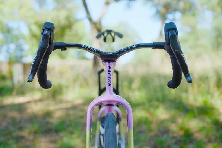 girodociclismo.com.br factor one a nova aero road que a marca chama de a bicicleta de estrada homologada pela uci mais rapida do mundo image 4