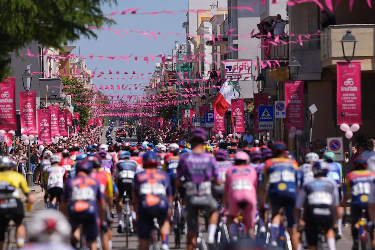 girodociclismo.com.br giro ditalia enfrenta polemica por largada na bulgaria equipes contestafora do eixo tradicional image 6