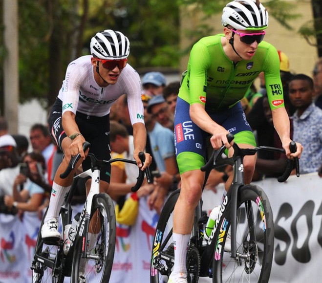 girodociclismo.com.br isaac del toro ao lado de tadej pogacar no tour de france talvez o tadej esteja feliz mexicano anuncia calendario de 2026 assista o video image