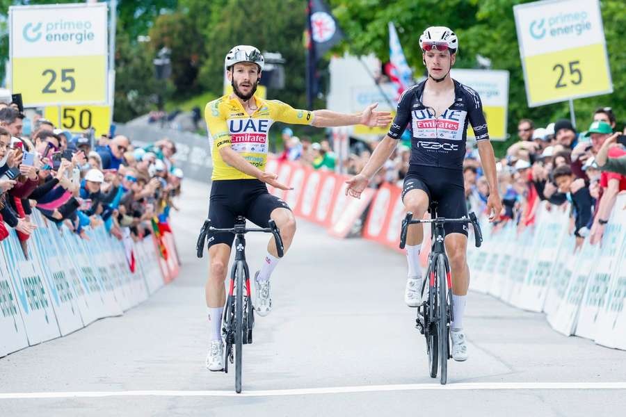 girodociclismo.com.br joao almeida e o lider absoluto serei reserva adam yates confirma que trabalhara para o portugues no giro ditalia image 5