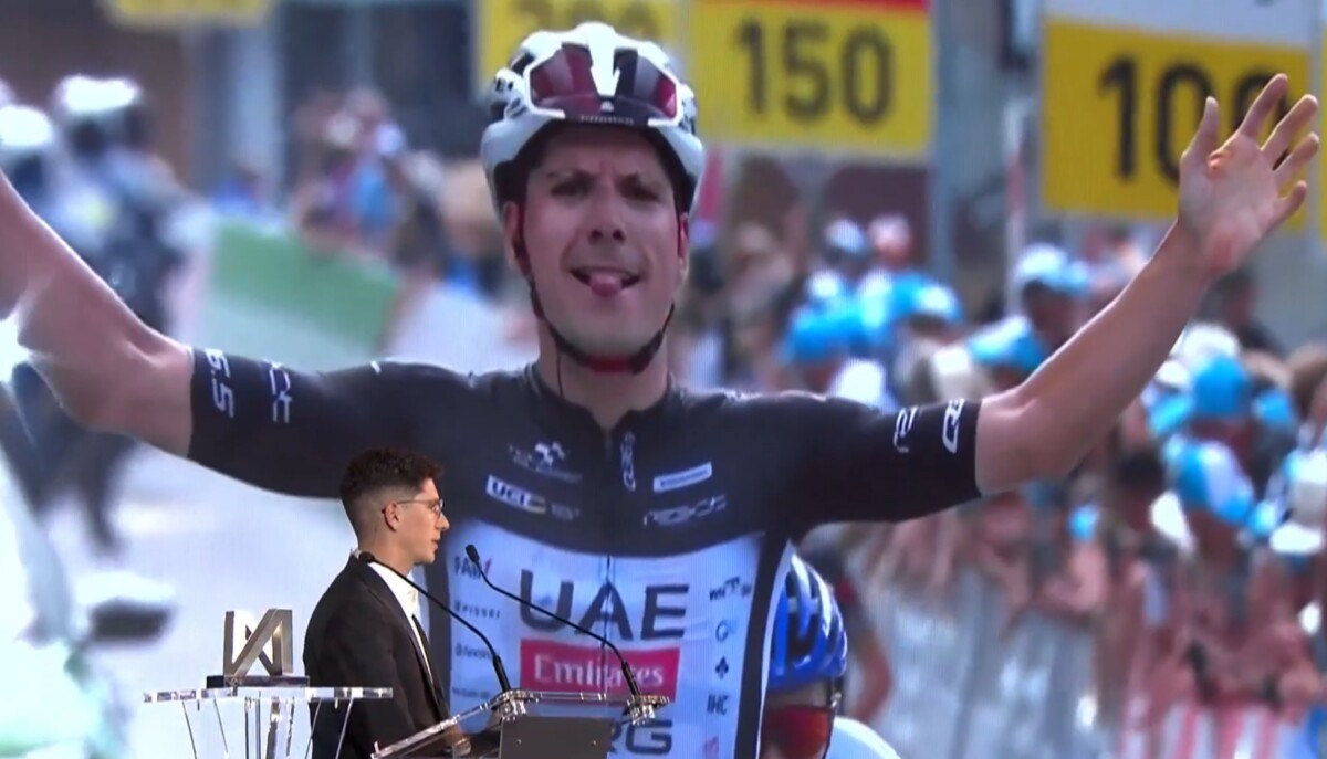 João Almeida participa do Vélo d’Or, português falou ao representar Pogacar "é natural, o ciclismo é a minha paixão", assista o vídeo 2 girodociclismo.com.br joao almeida participa do velo dor portugues falou ao representar pogacar e natural o ciclismo e a minha paixao assista o video image