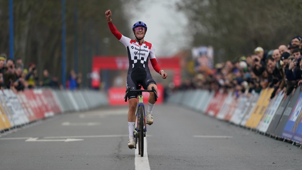 girodociclismo.com.br lucinda brand vence copa do mundo de koksijde holandesa nao deu chances as rivais confira os resultados e a chegada image 3