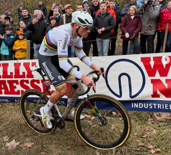 girodociclismo.com.br mathieu van der poel admite nova estrategia de treinamento atingi o pico de forma rapido demais assista a entrevista image 4
