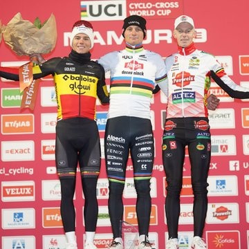 girodociclismo.com.br mathieu van der poel da show e vence a copa do mundo de namur confira os resultados e a chegada image 1