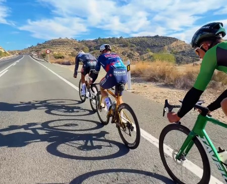 girodociclismo.com.br mathieu van der poel intensifica preparacao para retorno ao ciclocrosse ao lado de evenepoel image