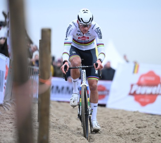 girodociclismo.com.br mathieu van der poel vence copa do mundo e fala em aposentadoria tem que haver um fim em algum momento assista o video image 1