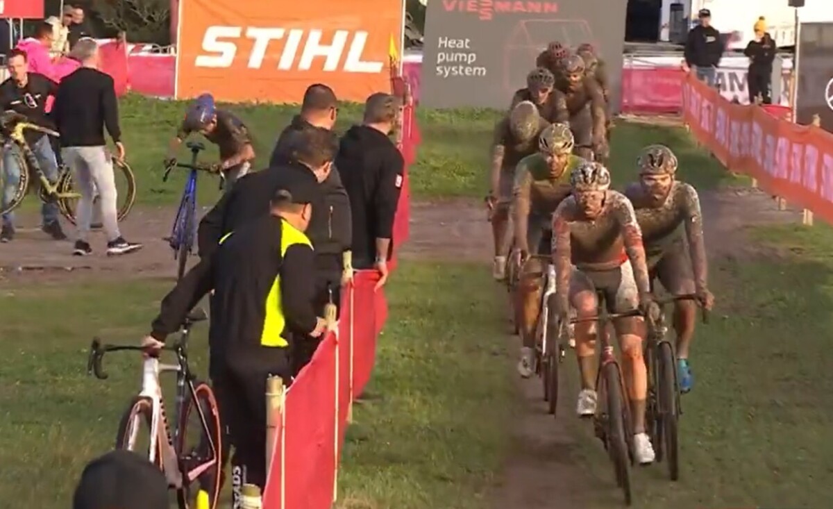 girodociclismo.com.br michael vanthourenhout vence a copa do mundo de terralba com muita lama confira os resultados e a chegada image 2