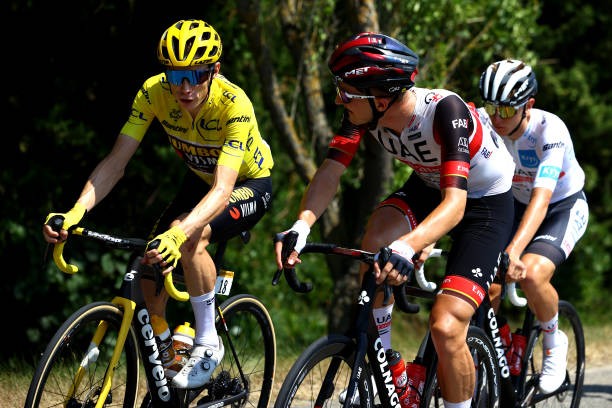 girodociclismo.com.br mudanca de papel de mikkel bjerg na uae team emirates xrg image 2