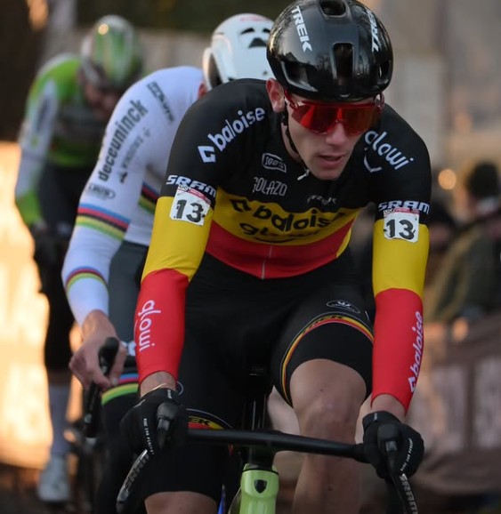 girodociclismo.com.br nao consegui levar mathieu van der poel ao limite campeao belga fala sobre derrota na copa do mundo assista o video image