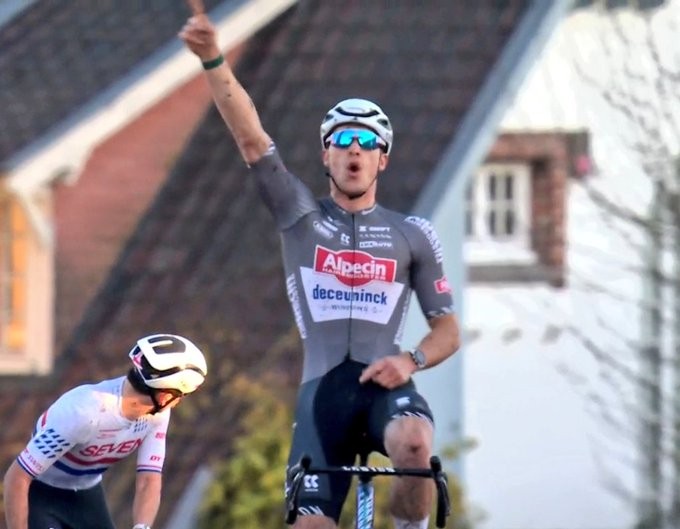 girodociclismo.com.br niels vandeputte vence o exact cross em prova marcada por disputa polemica confira os resultados e a chegada image 1