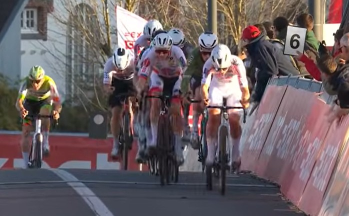 girodociclismo.com.br niels vandeputte vence o polemico exact cross em kortrijk confira os resultados e a chegada image 2