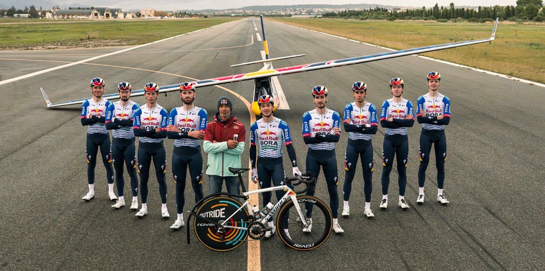 girodociclismo.com.br red bull bora hansgrohe revela uniforme para 2026 com foco em desempenho e identidade image 2