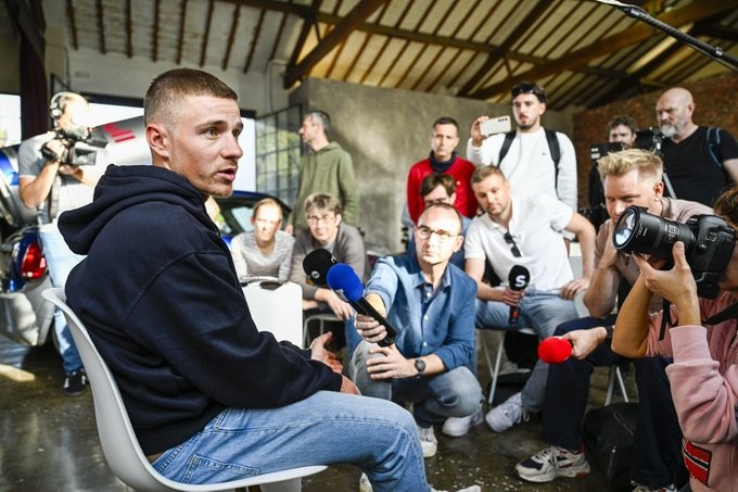 girodociclismo.com.br remco evenepoel admite que tentara quebrar o recorde da hora belga surpreso com a red bull bora e realmente impressionante image 5
