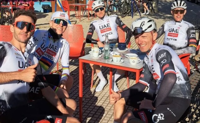 girodociclismo.com.br tadej pogacar revela que deu presente a todos os ciclistas da uae no tour custo do presente superou os 24 000 euros image