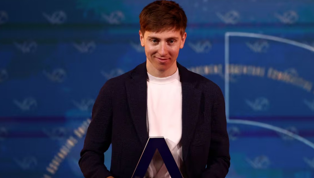 girodociclismo.com.br tadej pogacar vence o velo dor 2025 esloveno vence pela 3a vez o principal premio do ciclismo assista o video image