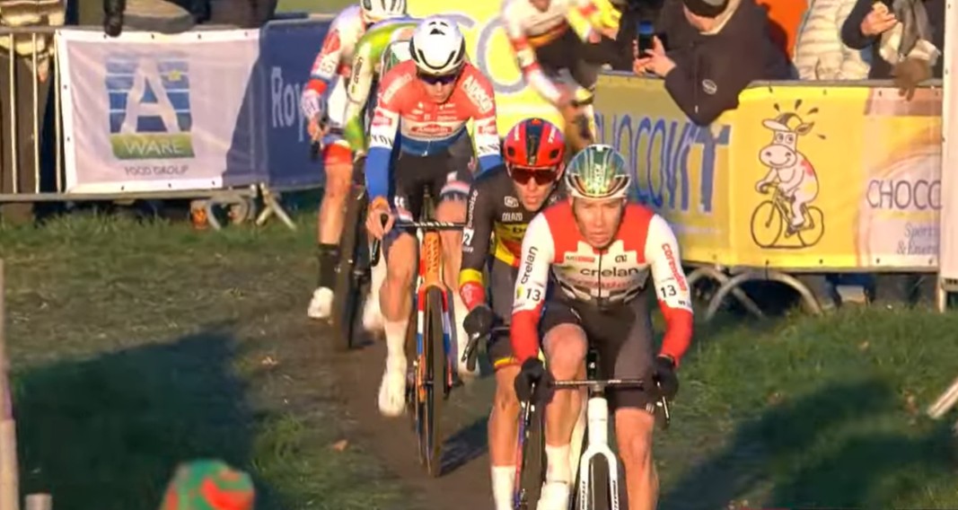 girodociclismo.com.br thibau nys vence copa do mundo apos duelo eletrizante wout van aert 6o confira os resultados e a chegada image 5