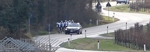 Tradicional equipe italiana é alvo de disparos de arma de fogo durante treino, assista o vídeo 2 girodociclismo.com.br tradicional equipe italiana e alvo de disparos de arma de fogo durante treino assustam equipe italiana de ciclismo sc padovani image 2