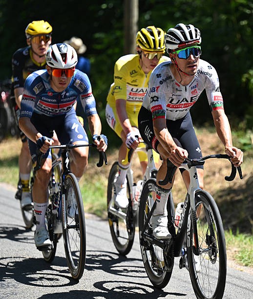 girodociclismo.com.br uae emirates praticamente definida para o tour de france confira quem estara com tadej pogacar no tour 2026 image 1