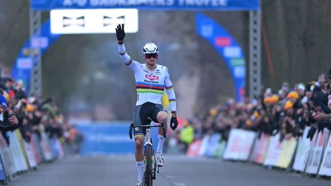 girodociclismo.com.br van der poel domina loenhout e vence o trofeu x2o de ciclocross image 3
