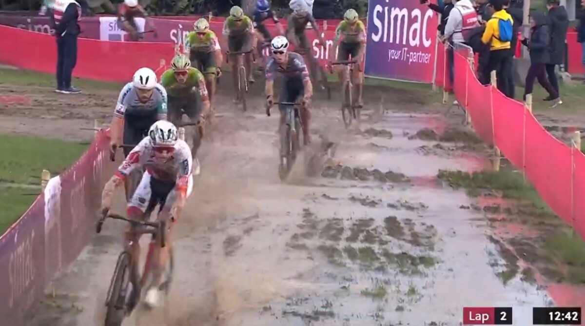 girodociclismo.com.br vanthourenhout brilha e conquista a copa do mundo de ciclocross na sardenha image 2