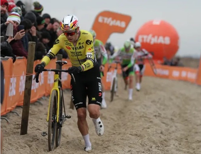 girodociclismo.com.br wout van aert lamenta estreia na copa do mundo eu tinha boas chances mas um pneu furado acabou com tudo image 3