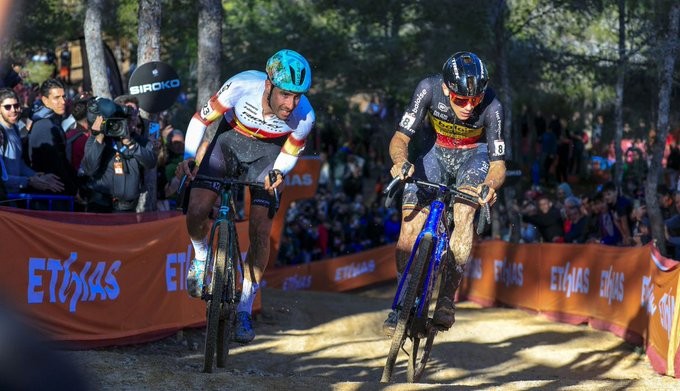 girodociclismo.com.br campeao belga lamenta derrota para mathieu van der poel estou decepcionado por ter ficado muito para tras assista o video image 1