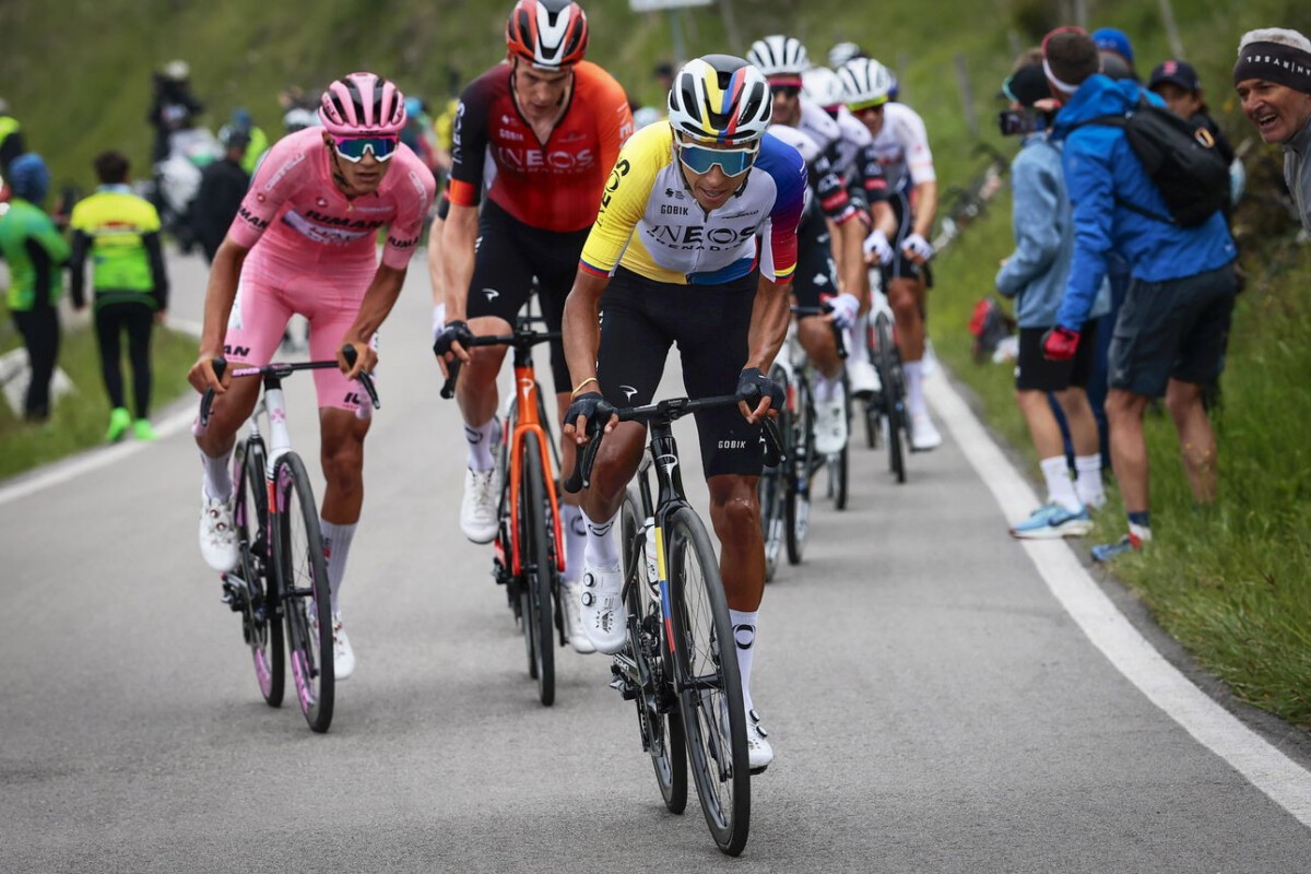 girodociclismo.com.br egan bernal projeta 2026 com cautela e mira retorno ao giro ditalia image 1