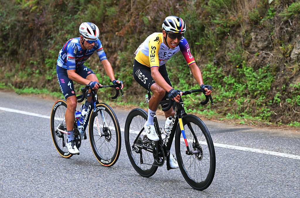 girodociclismo.com.br egan bernal projeta 2026 com cautela e mira retorno ao giro ditalia image 2