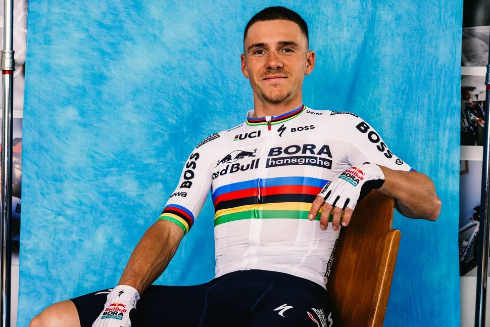 girodociclismo.com.br evenepoel e lipowitz dividirao a lideranca por enquanto estou tranquilo diretor red bull bora fala sobre os lideres do worldteam assista o video image