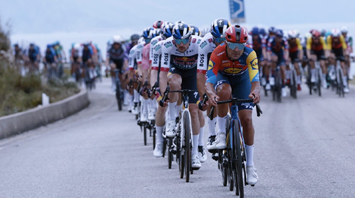 girodociclismo.com.br juan ayuso parece que sabe se dar bem com os outros ciclista da lidl trek analisa a evolucao da equipe e os primeiros contatos com juan ayuso image 1