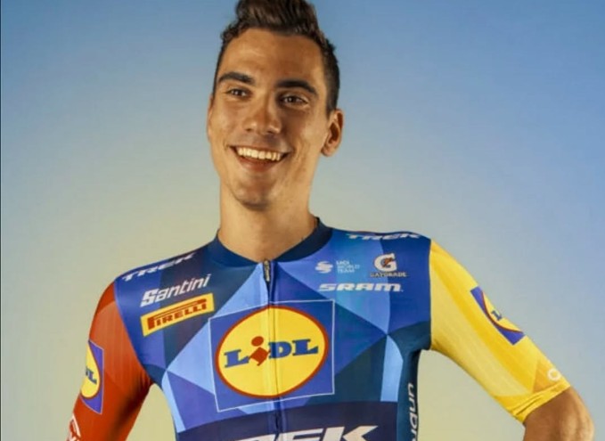 girodociclismo.com.br juan ayuso parece que sabe se dar bem com os outros ciclista da lidl trek analisa a evolucao da equipe e os primeiros contatos com juan ayuso image 5
