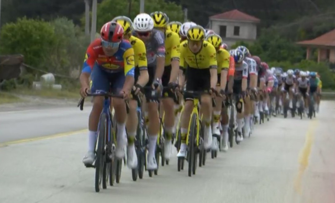 girodociclismo.com.br juan ayuso parece que sabe se dar bem com os outros ciclista da lidl trek analisa a evolucao da equipe e os primeiros contatos com juan ayuso image