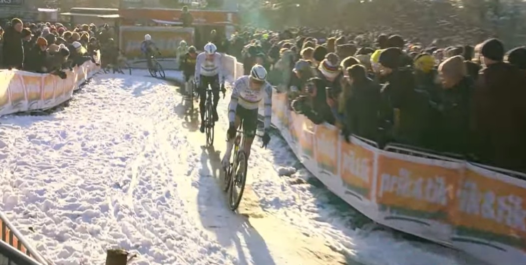 girodociclismo.com.br mathieu van der poel avassalador na copa do mundo holandes vence pela 9a vez consecutiva confira os resultados e a chegada image 3