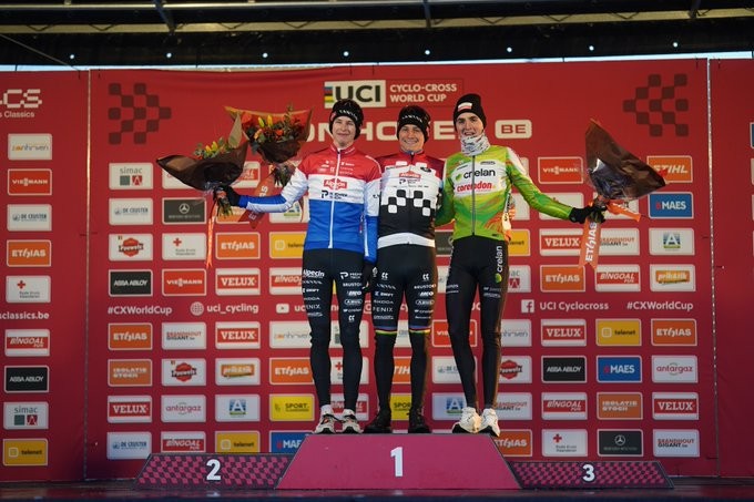 girodociclismo.com.br mathieu van der poel avassalador na copa do mundo holandes vence pela 9a vez consecutiva confira os resultados e a chegada image 5