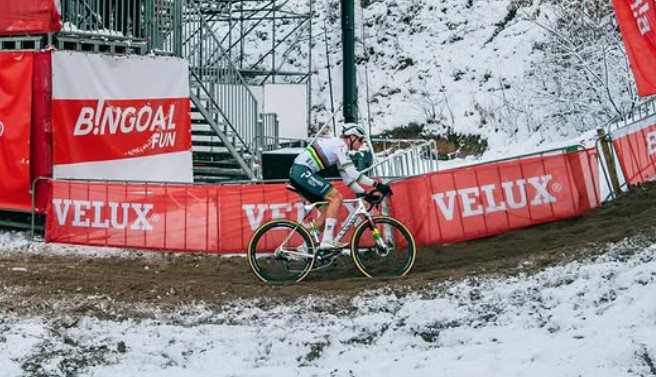 girodociclismo.com.br mathieu van der poel descreve a vitoria na copa do mundo muitas outras grandes vitorias virao assista o video image 1